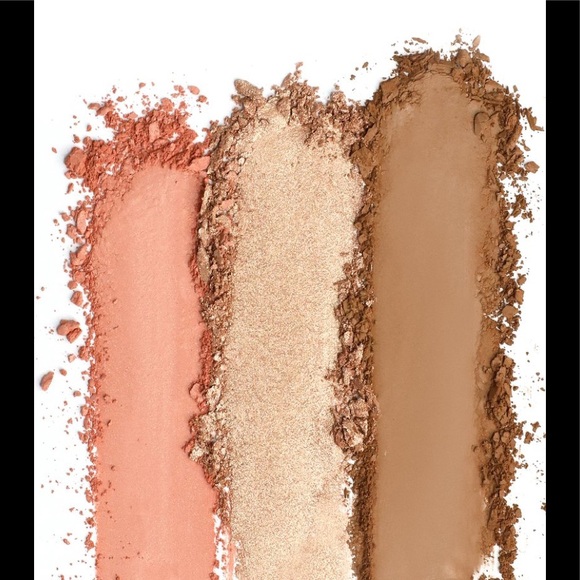 REALHER Ultimate Glow Getter Cheek Trio - Picture 10 of 10